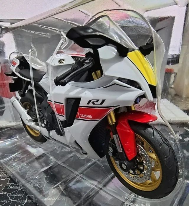 Miniatura da Moto Yamaha R1 1:12