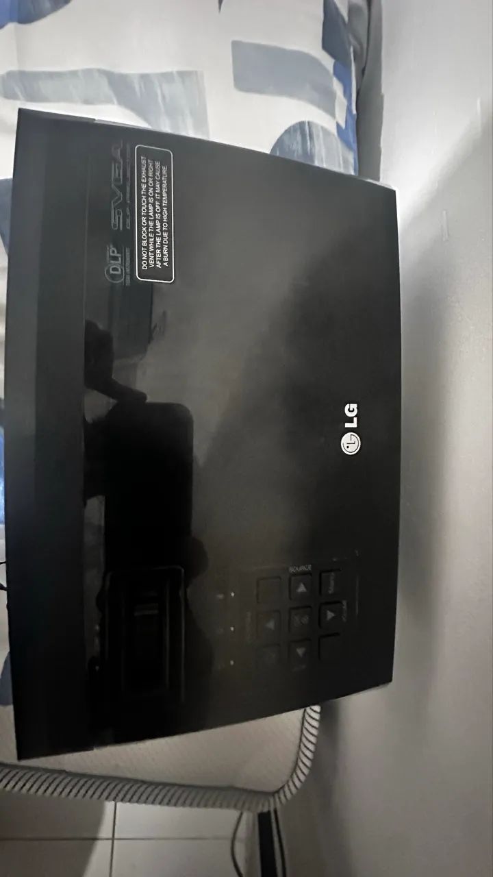 Pojetor LG BS275