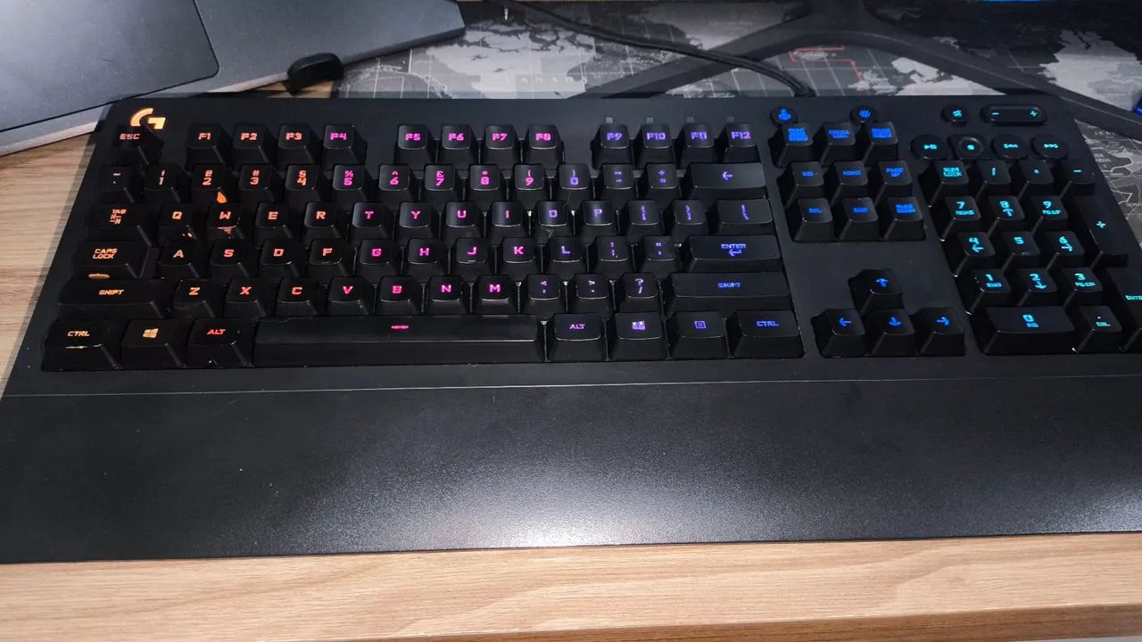 Teclado Logitech G213 - Foto 2