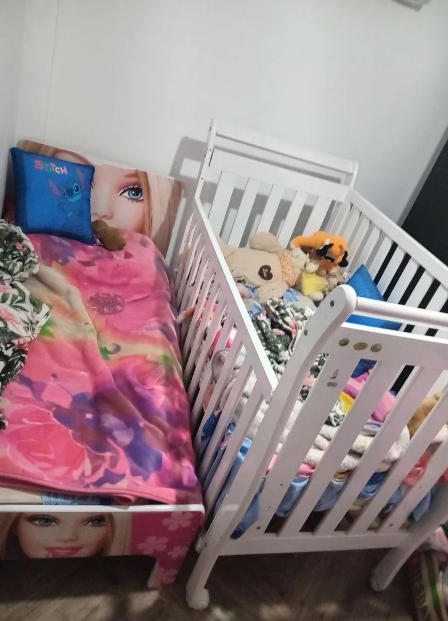 1 mini cama e 1 berço americano