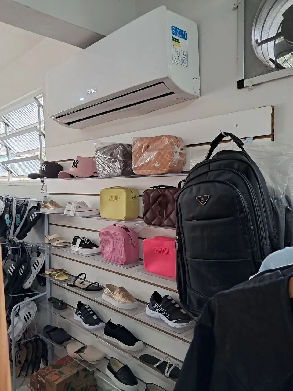 Vendo ou troco loja de calçados e roupas , preço de desapego  - Foto 4