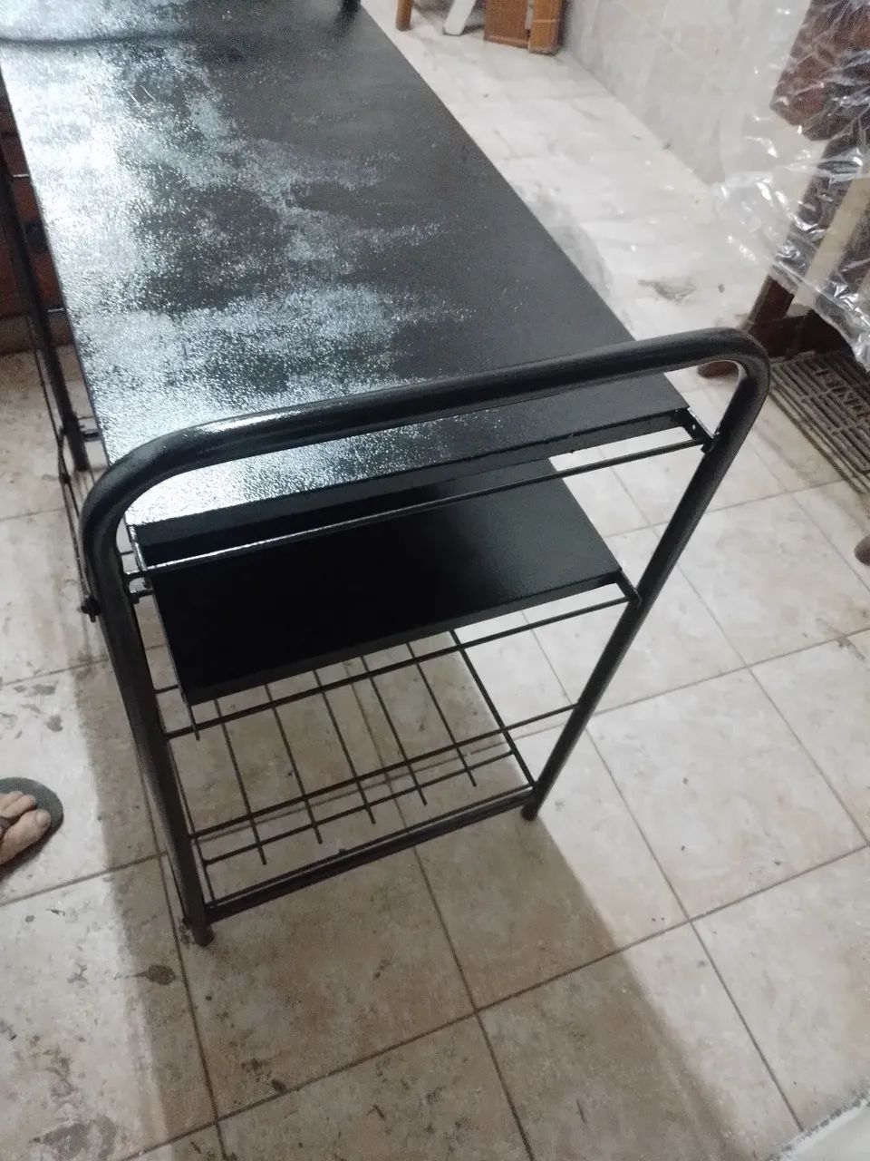 Vendo mesa de ferro preta - Foto 5