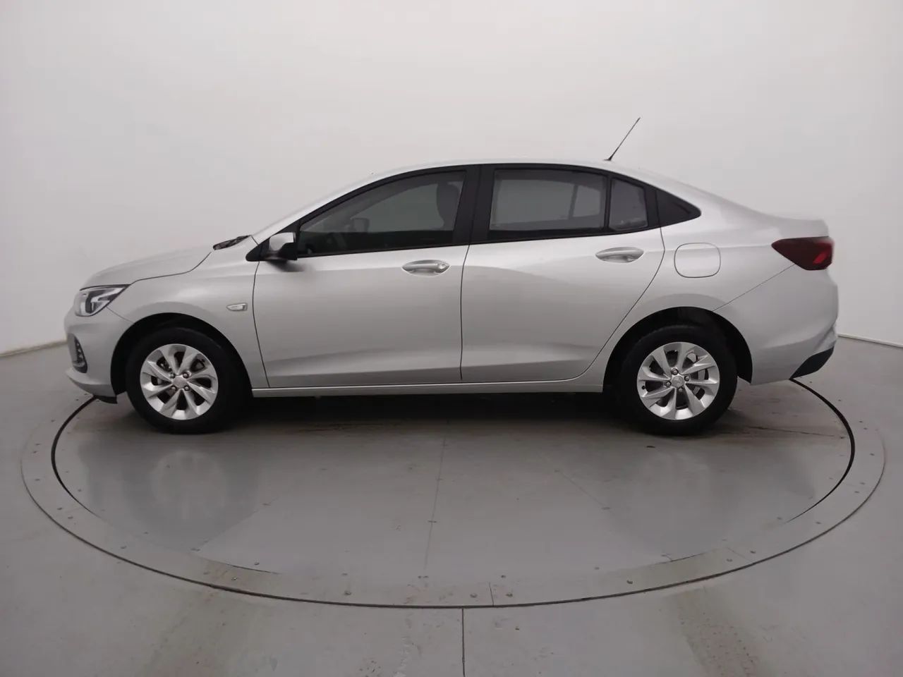 Chevrolet Onix Plus LT 1.0 12V TB Flex Aut. 4P, foto 2 de 18