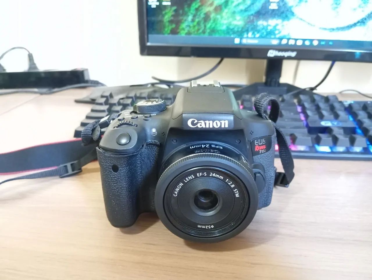 Câmera canon t6i com lente 24mm 