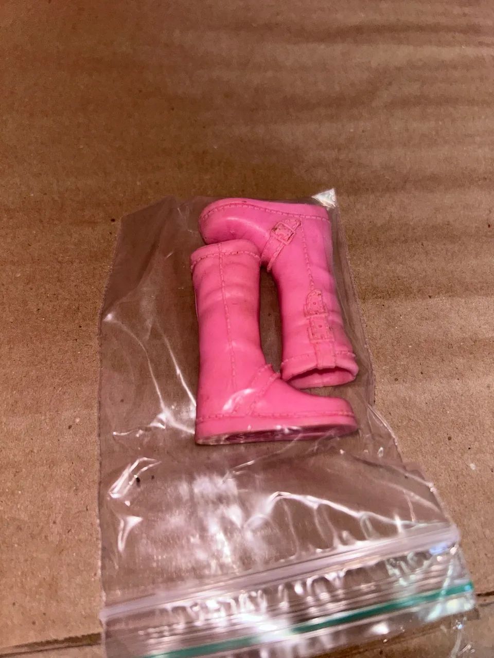 Bota para boneca Barbie - Foto 3