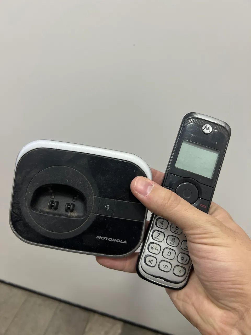 Telefone Sem Fio Motorola com Base - [Funcionando Perfeitamente / Ótimo Estado] - Foto 2