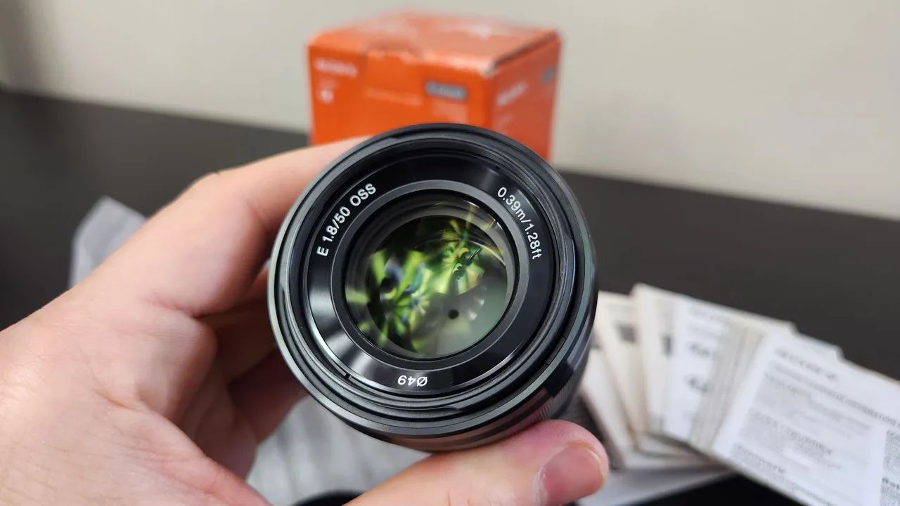 Lente Sony E 50 mm F1.8 OSS retrato NOVA