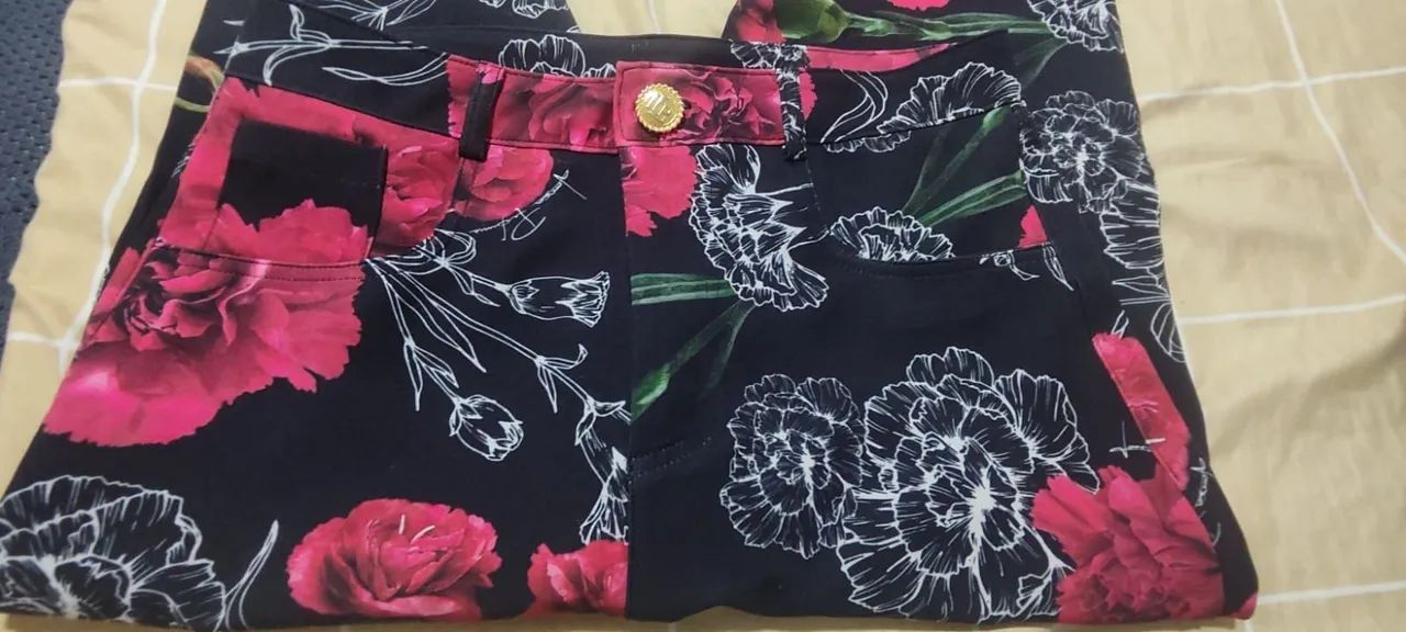 Conjunto calça e blusa, lança perfume. - Foto 3