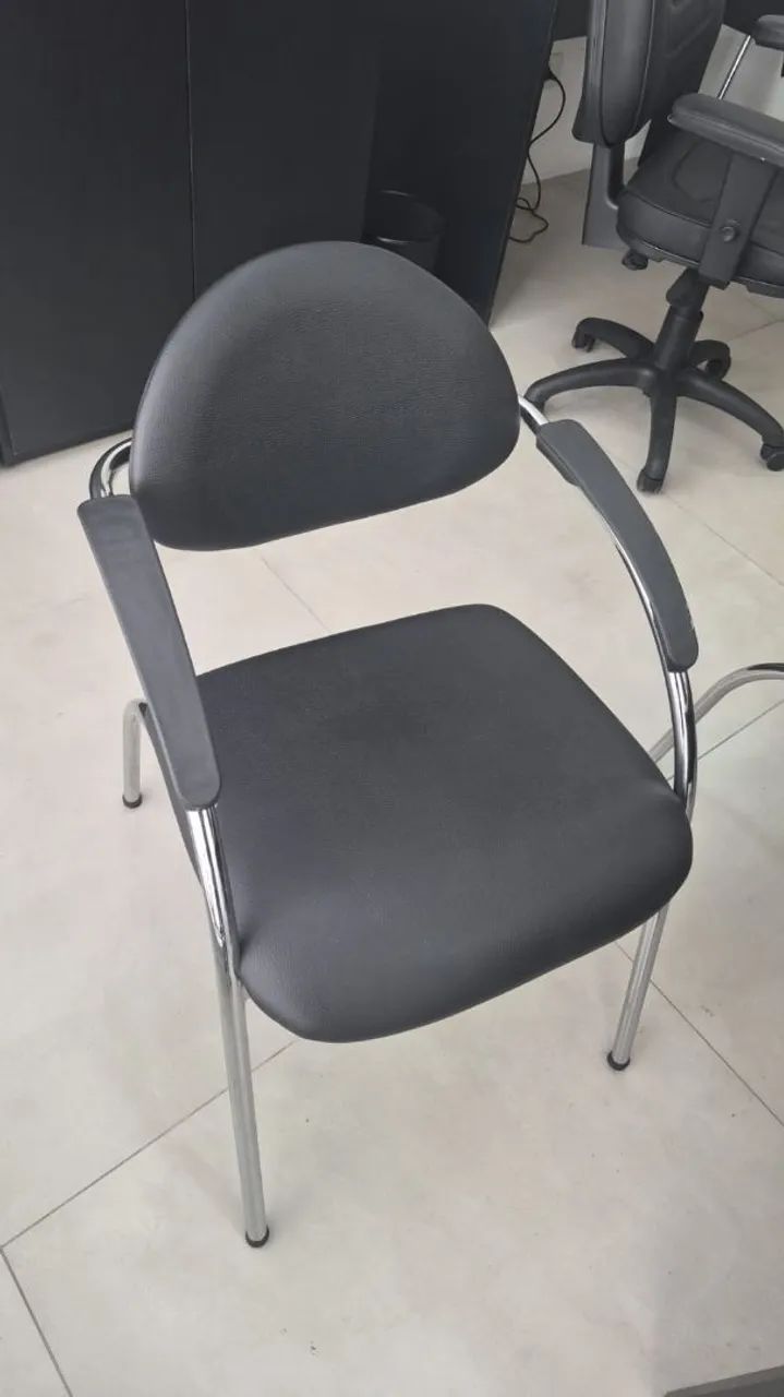 Mesa e cadeiras