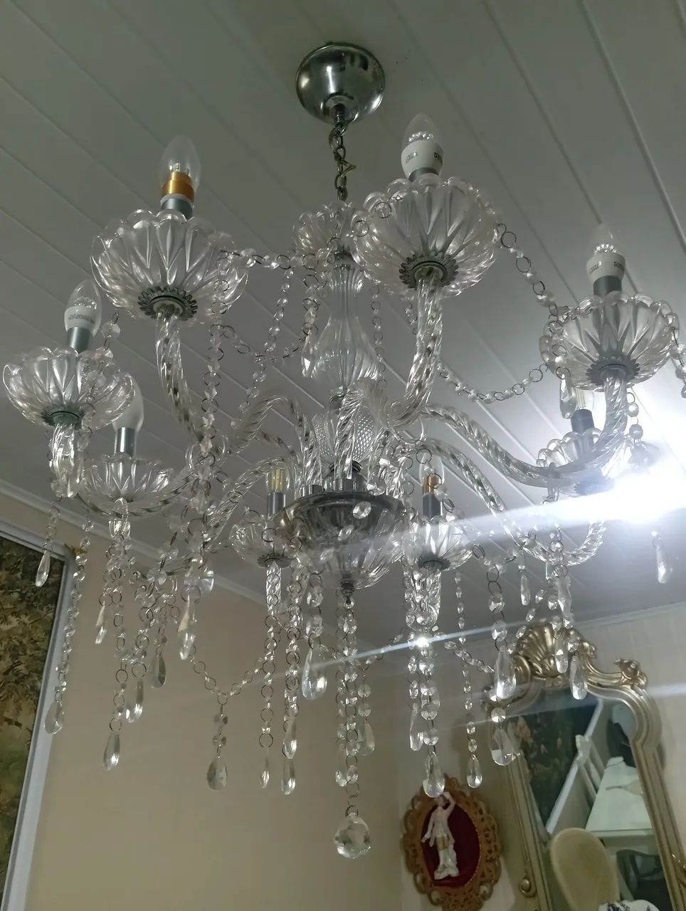 Lindo com Lustre 8 Lampadas