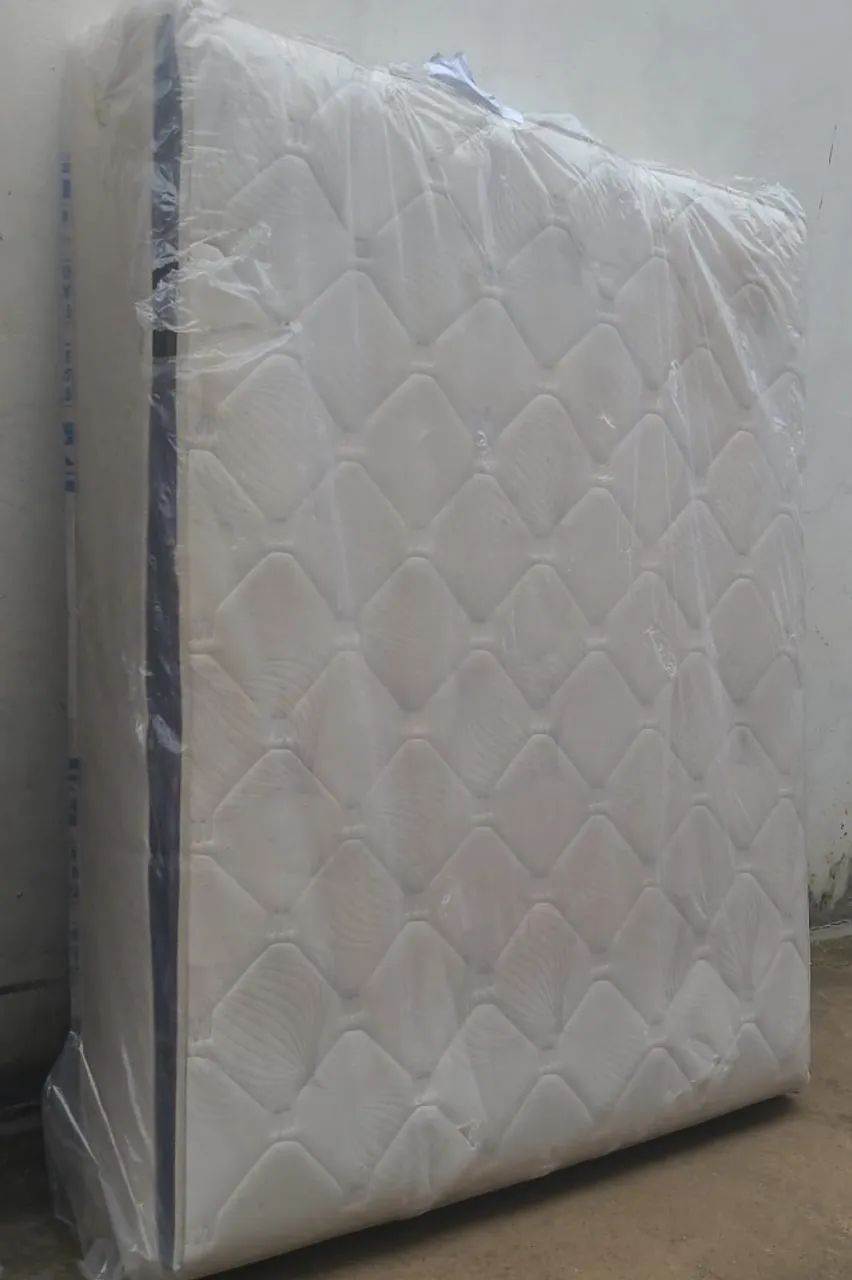 CAMA QUEEN  EM OTIMO ESTADO  - Foto 2