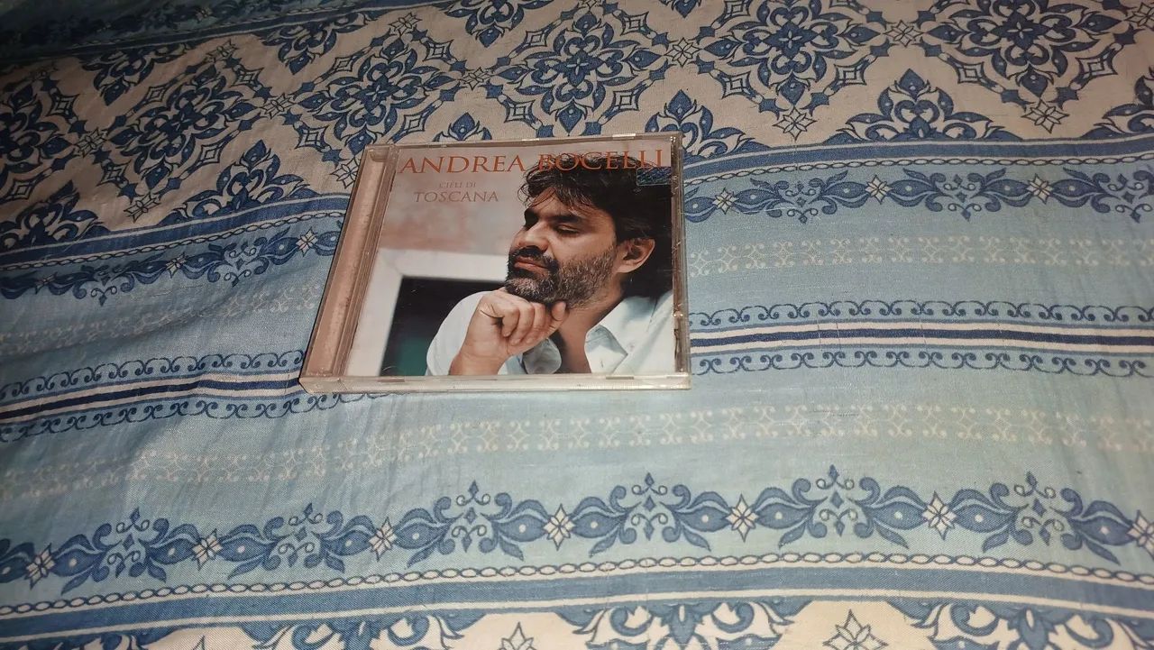 Vendo esses CDs do Andrea Bocelli!R$65.00 cada.  - Foto 5