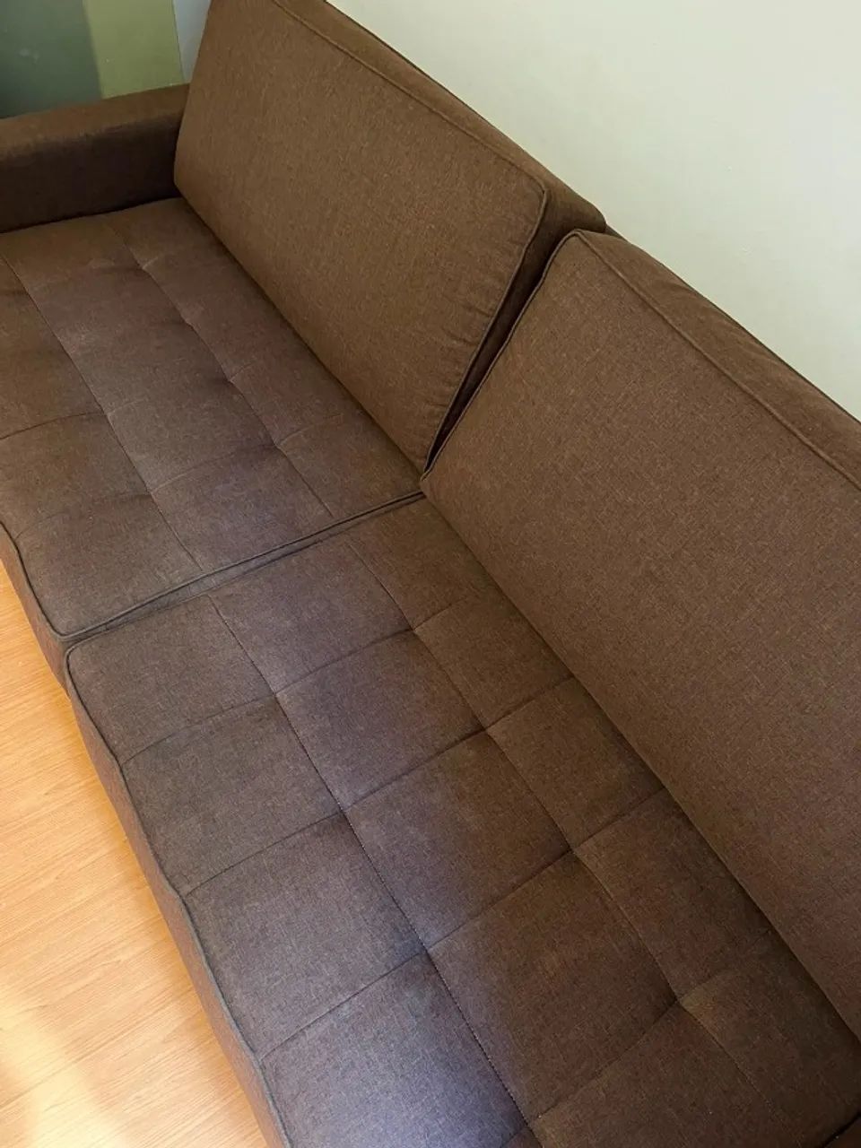 Sofá 3 lugares 2m | Seminovo | Marrom | Excelente estado - Foto 2