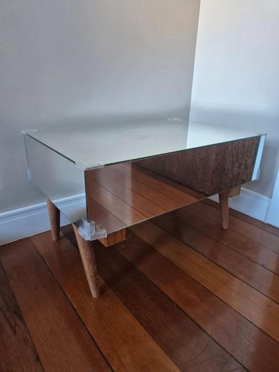 Mesa de centro espelhada