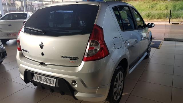 RENAULT Sandero Privilege 1.6 - Foto 4
