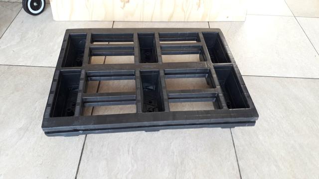 Pallet de plástico 0,80x0,60 R$20reais - Foto 3