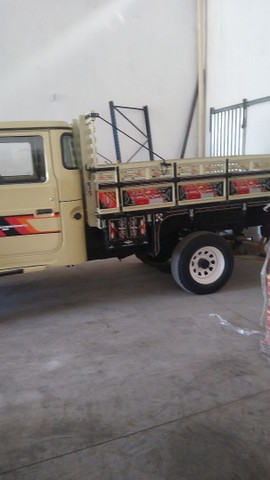 TOYOTA BANDEIRA , CARROCERIA DE MADEIRA MUITO NOVA