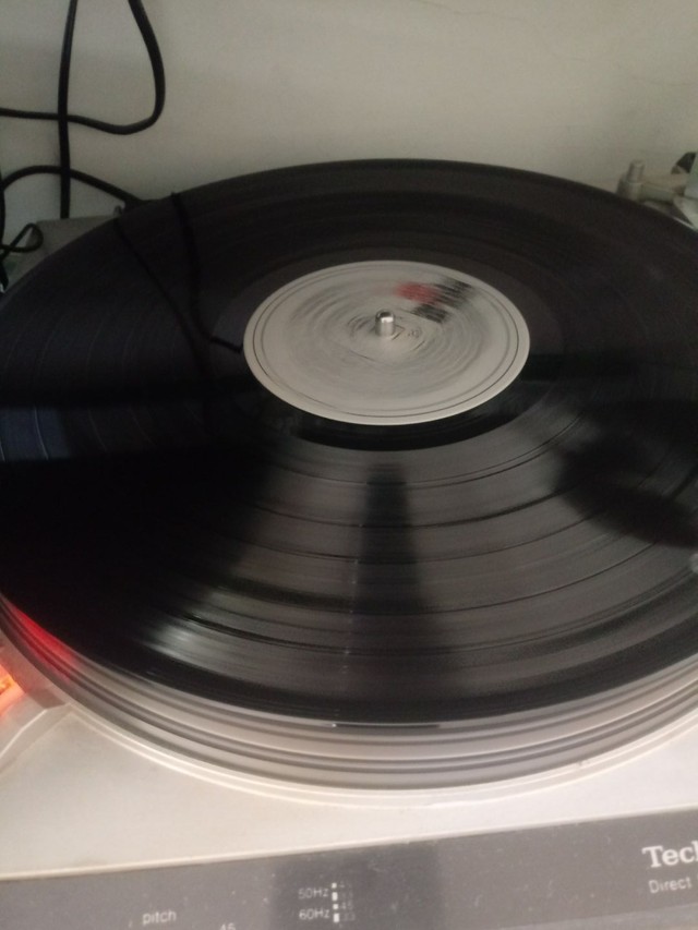 Lp milli vanilli