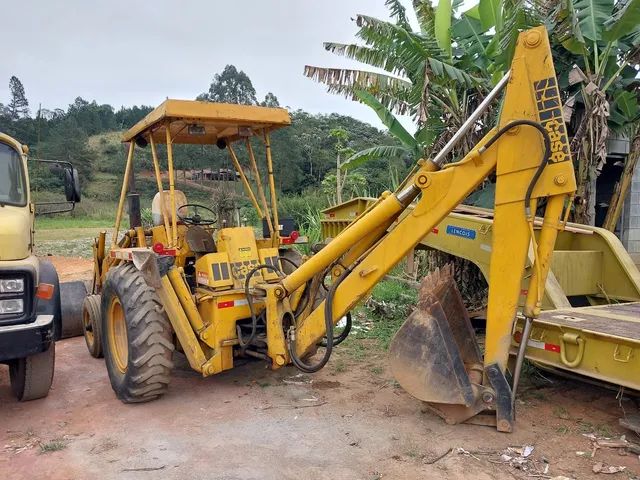 Vende troca  retroescavadeira case 