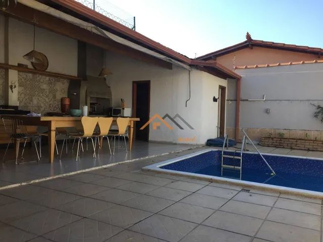 Casa com piscina com 4 quartos sendo 02 com suite à venda, 238 m² por R$ 1.100.000 - Santa - Foto 2