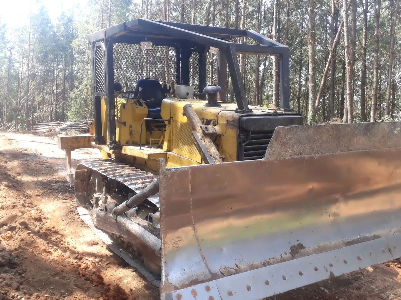 Trator de esteira FD9 