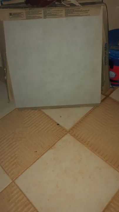 Piso 60X60 retificado utilizado em garagem