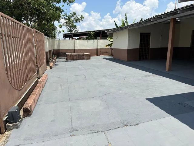 Vende-se casa no Caçari bem localizada com 5 quartos - Foto 2