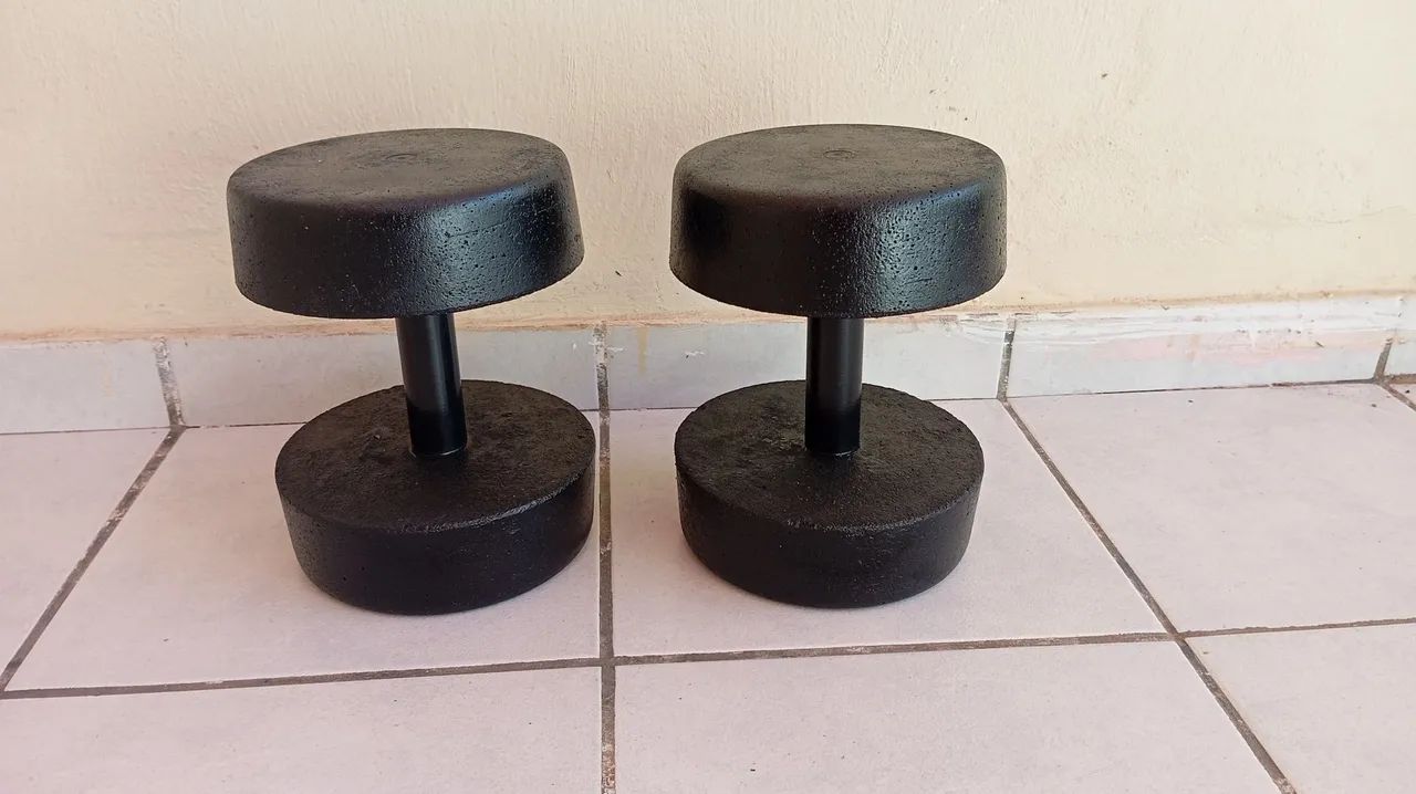 Vendo Par de Halter de 10kg feitos de cimento - (CONCRETO) - Foto 2