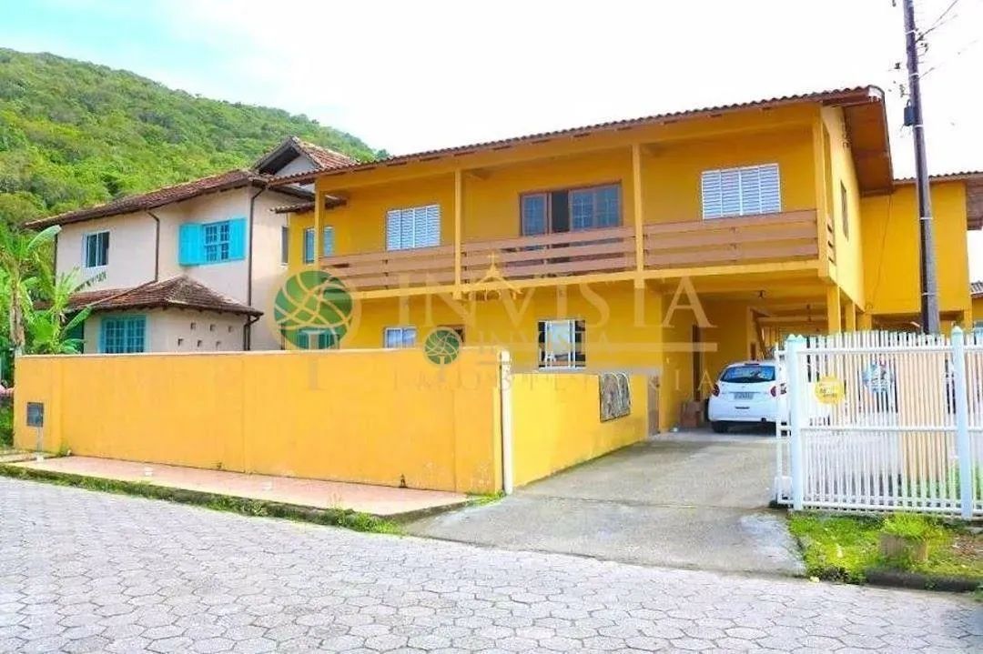 Casa na Praia de Sambaqui em Florianópolis. - Foto 2