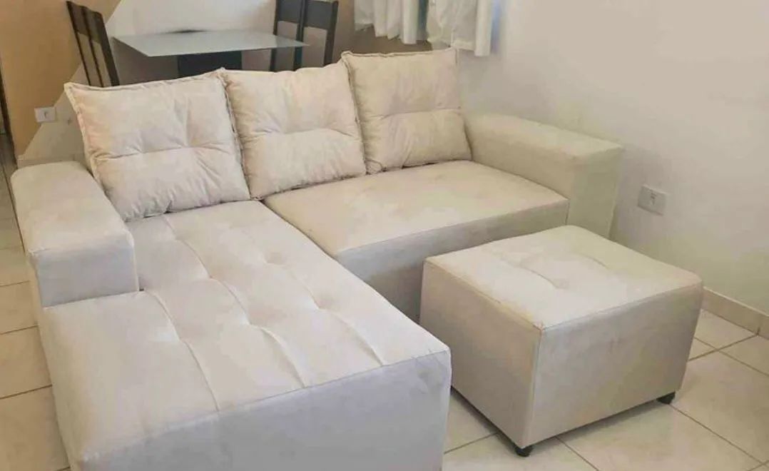 Sofá de canto com Chaise com puff $750,00 novo entrega grátis