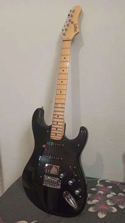 Guitarra Tagima T635