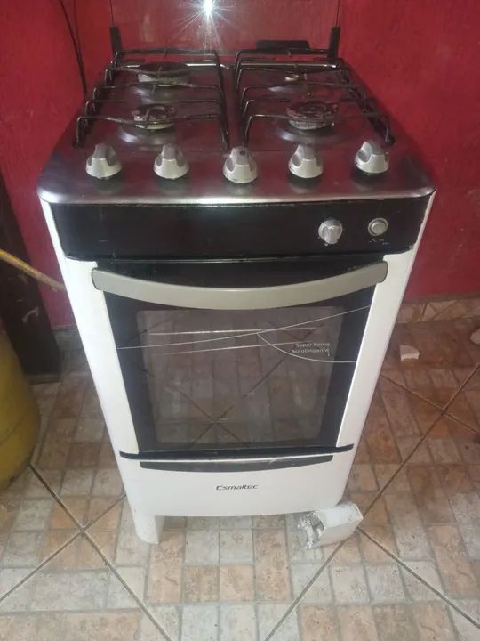Vendo gente fogão Esmaltec conservado mas funciona só duas bocas e o forno - Foto 2