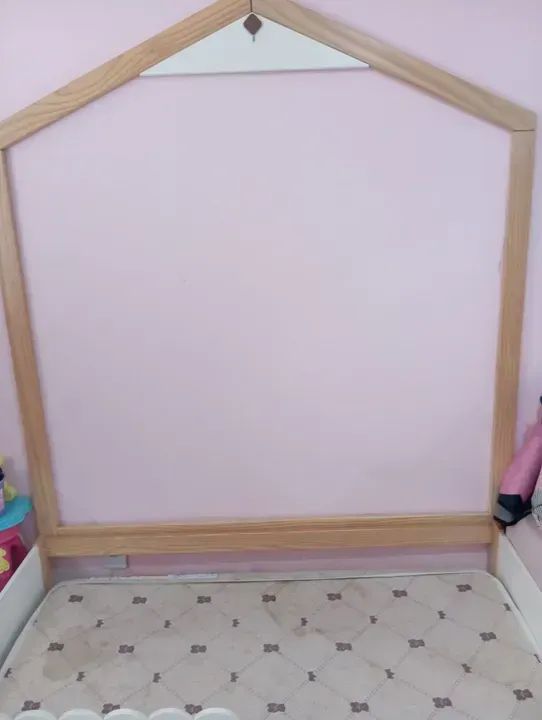 Cama infantil montessoriana com colchão