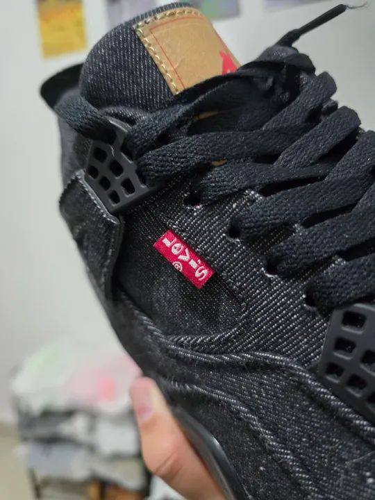 Tênis Air Jordan 4 Retro Denim Levi's - Preto - Foto 4