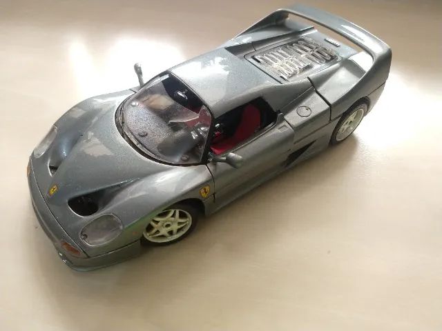 Miniatura Ferrari F50 Bburago 1:18 Cinza Metálico - Foto 2