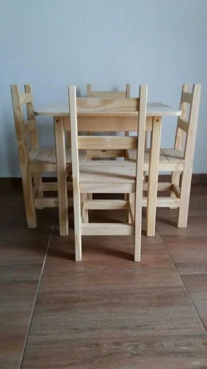 Mesa com quarto cadeiras  - Foto 4