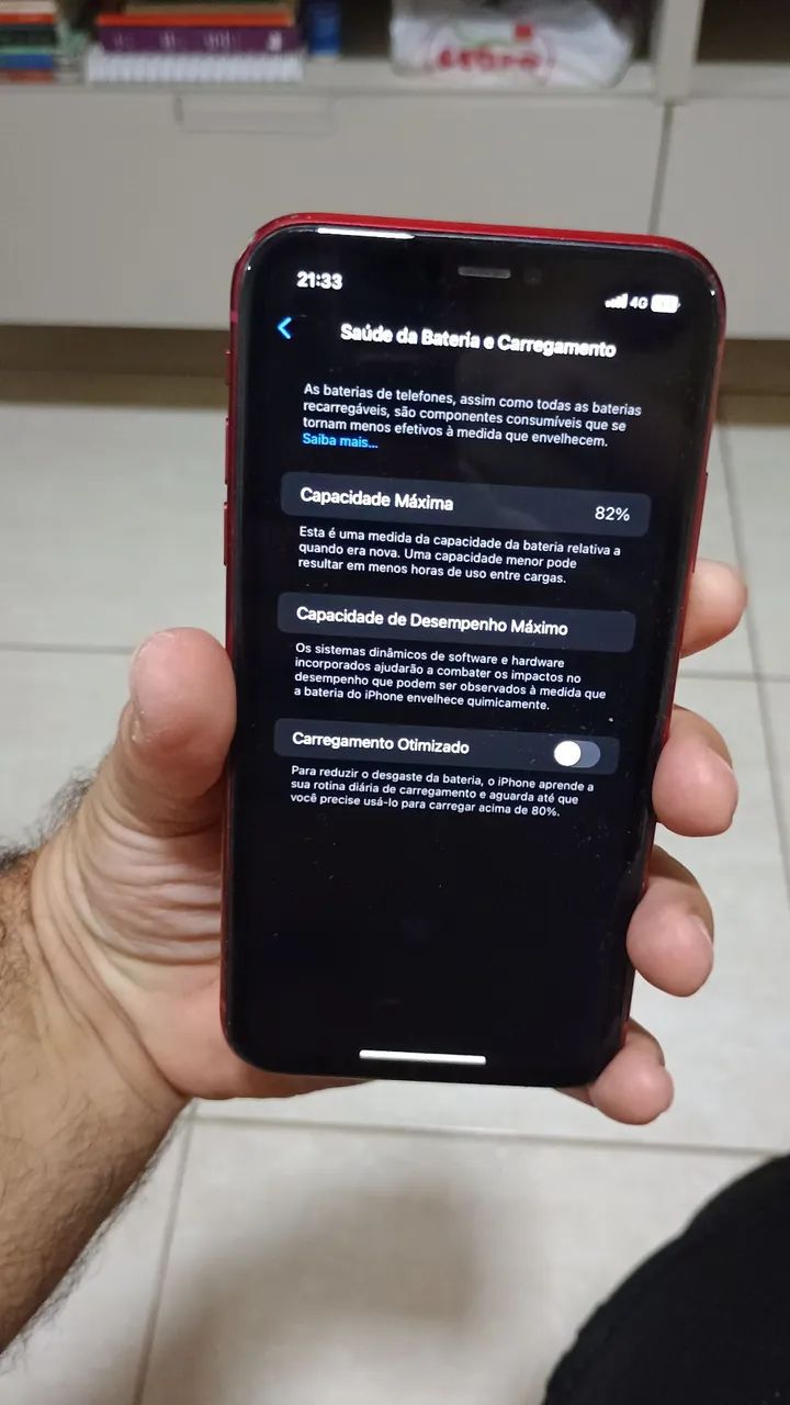 iPhone 11 64GB Red - Foto 2