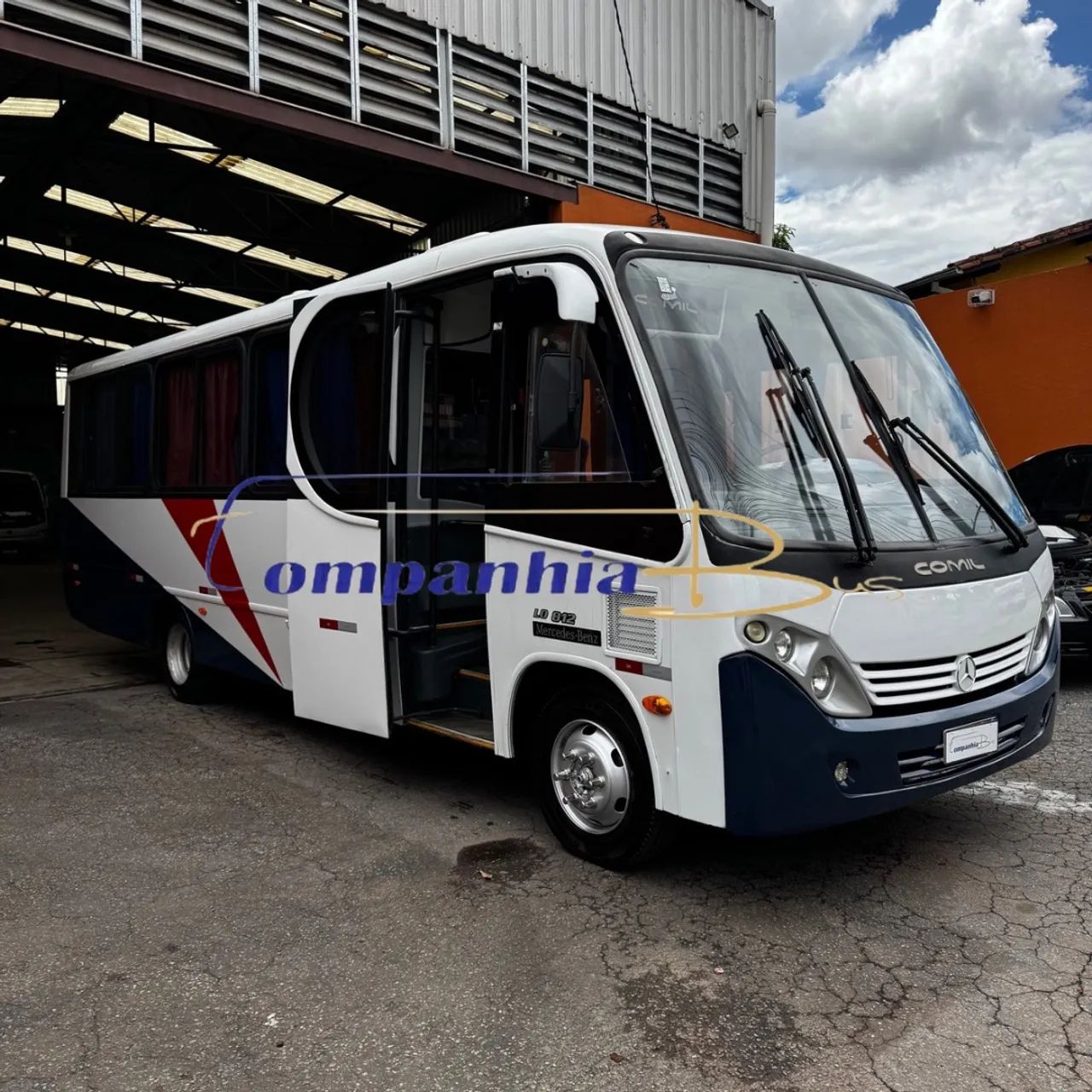 Microônibus Rodoviário COMIL PIA 2010 Mercedes-Benz LO 812