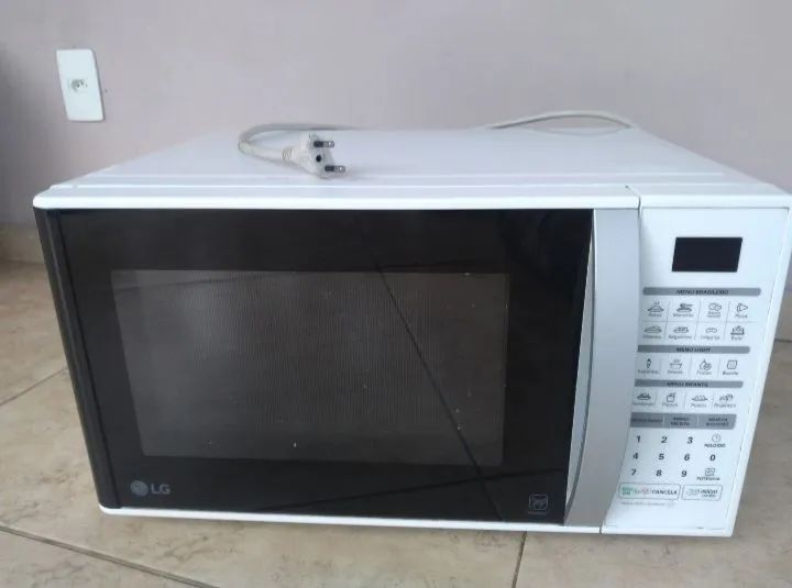 Micro-ondas LG - Branco