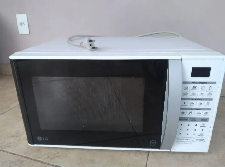 Micro-ondas LG - Branco