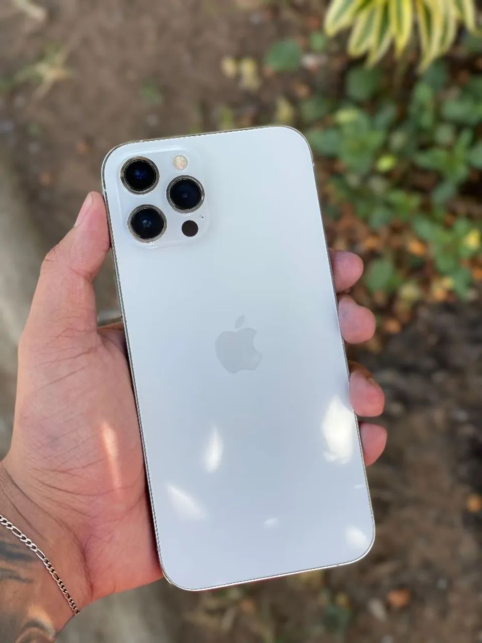 iPhone 12 Pro Max - Branco- 256 GB - Celulares e Smartphones