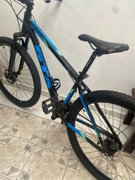VENDE-SE BICICLETA ARO 29 MODELO GTA - Foto 3