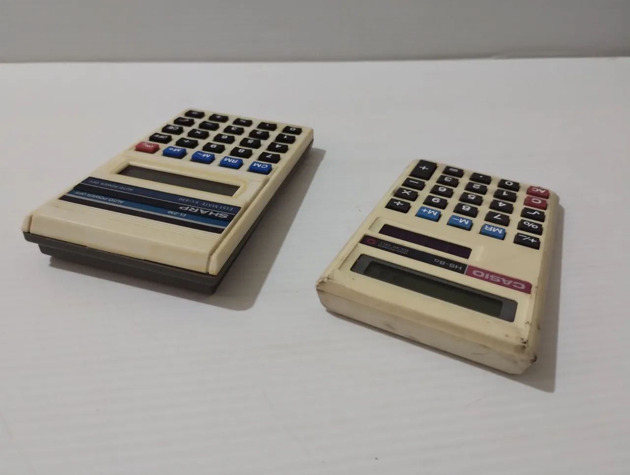 2 Calculadoras Solares Casio e Sharp (Anos 90 Originais) - Foto 4