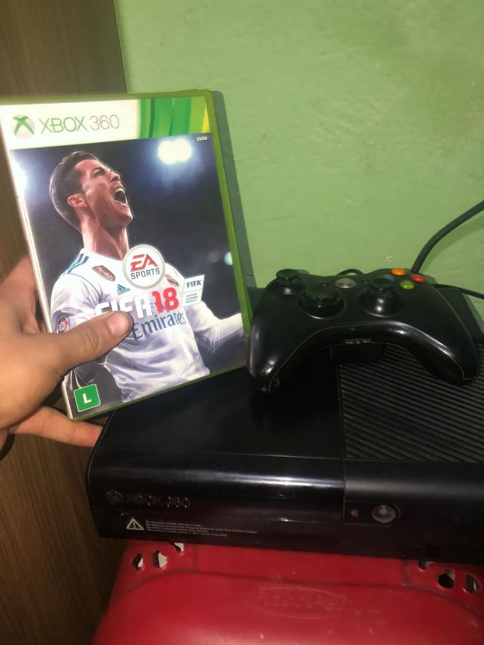 Xbox 360 com jogo FIFA 18