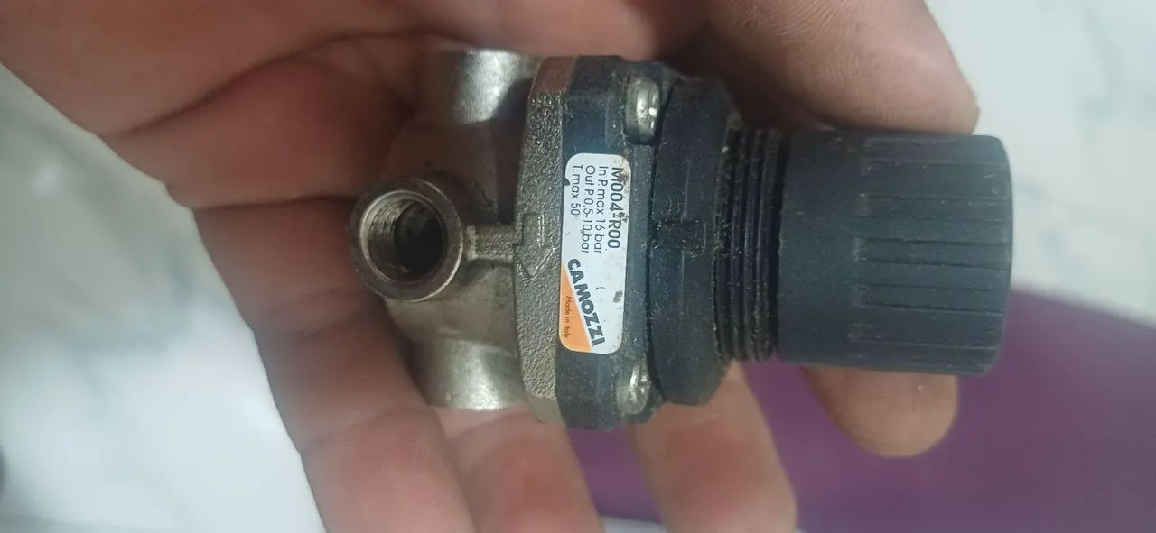 Válvula Redutora de Pressão Camozzi M004 ROO