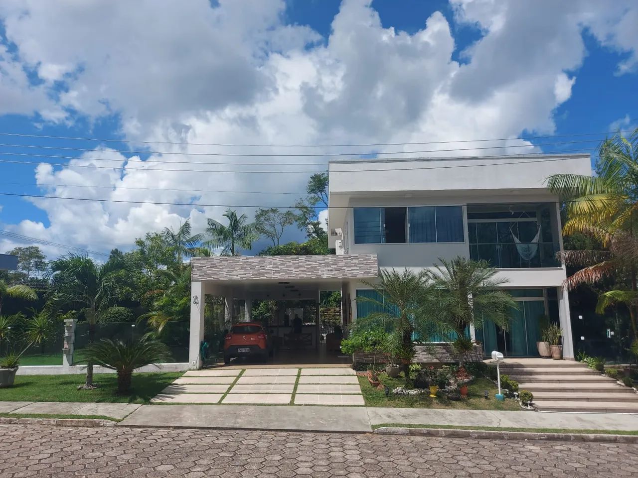 Casa Dúplex no Condomínio Reserva Das Flores de 300m² / 3 Suítes na Ponta Negra