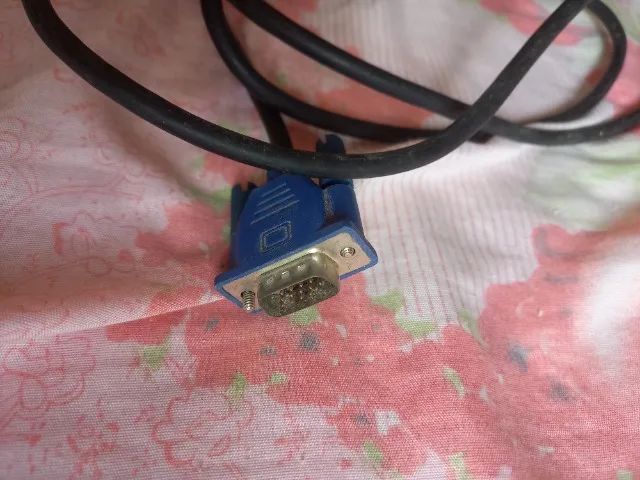 Cabo para monitor e desktop