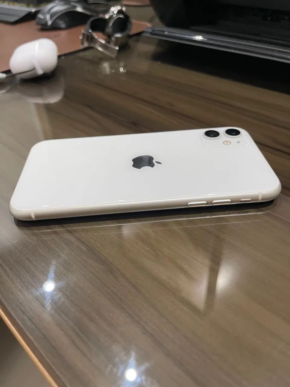 iPhone 11 branco 64 g  - Foto 4