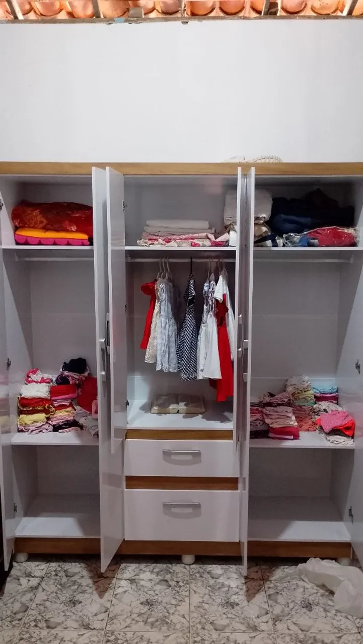 Guarda roupa novo sem uso 