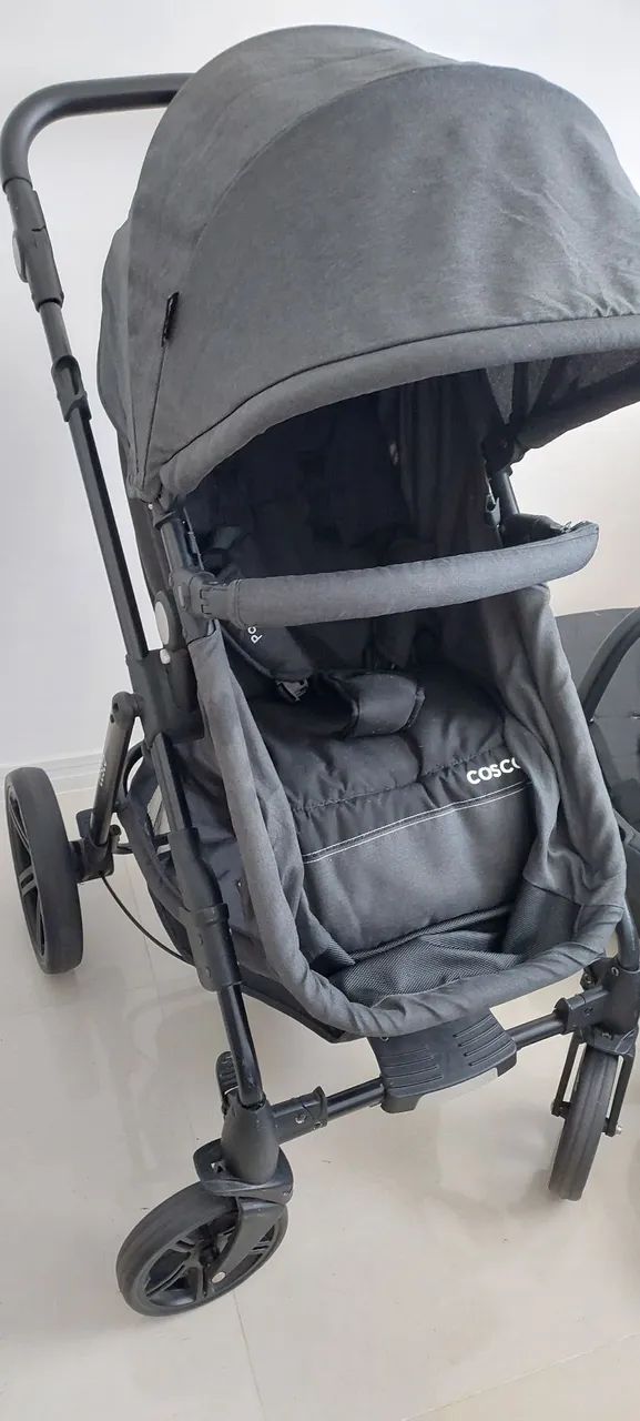 Carrinho de bebê com bebê conforto e base - Foto 5